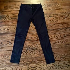 Absolu, 28, suade jeggings